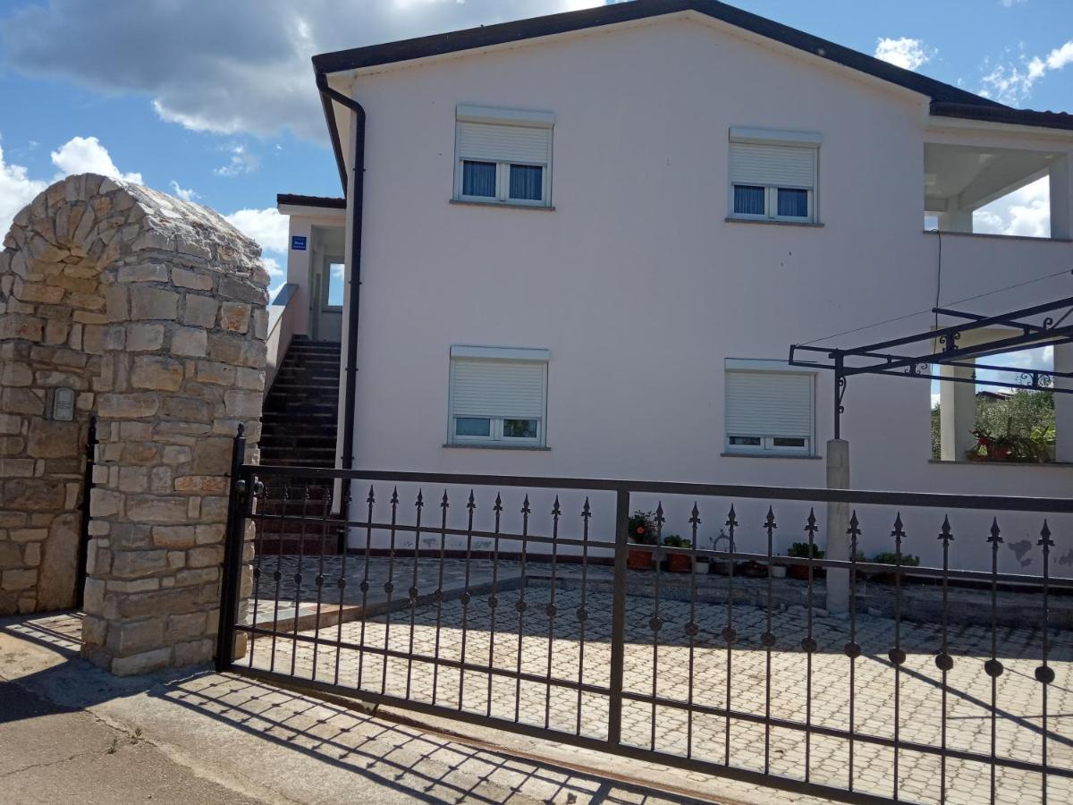 Apartment Alina ウマグ エクステリア 写真